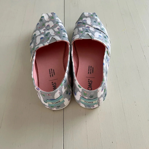 TOMS Alpargata Lovable Llama Print‎ Gray Flats Shoes Size 7 Wide - Picture 3 of 6